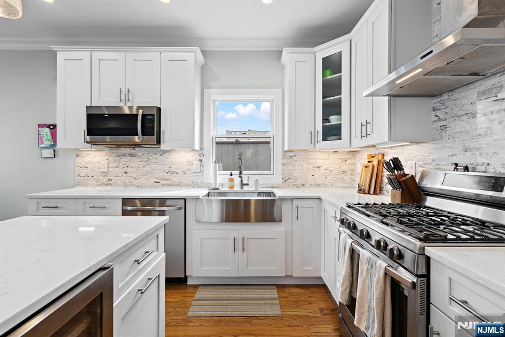 Jersey City, New Jersey, 07307, United States, 3 Bedrooms Bedrooms, ,2 BathroomsBathrooms,Residential,For Sale,1867337