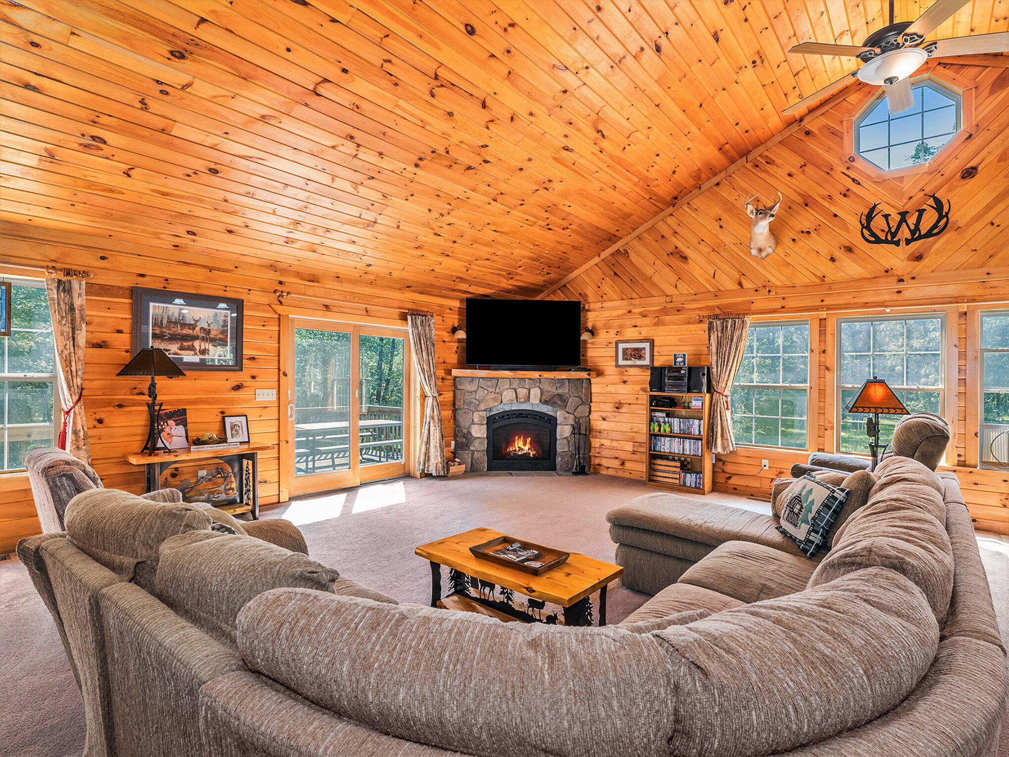 Manistee, Michigan, 49660, United States, 2 Bedrooms Bedrooms, ,2 BathroomsBathrooms,Residential,For Sale,1896192