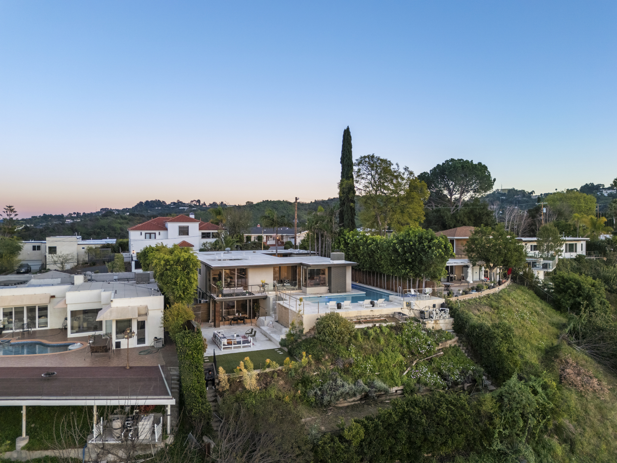  3851 Beverly Ridge Dr - 物件實景