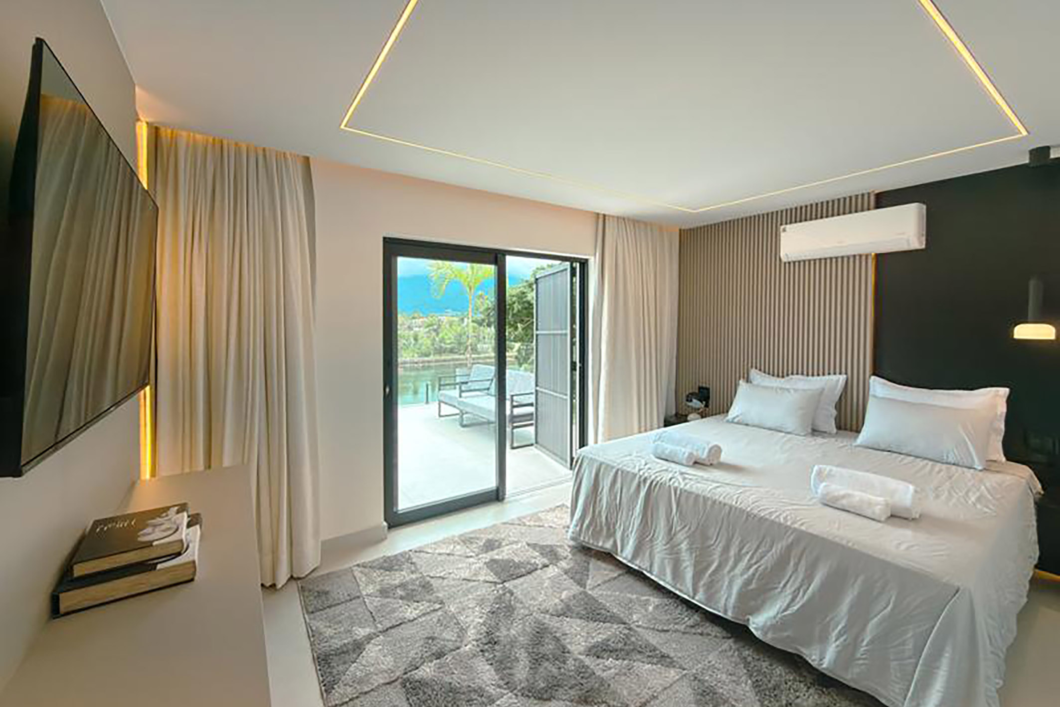  Contemporary canal-front residence with private yacht dock in Porto Bracuhy - 物件實景