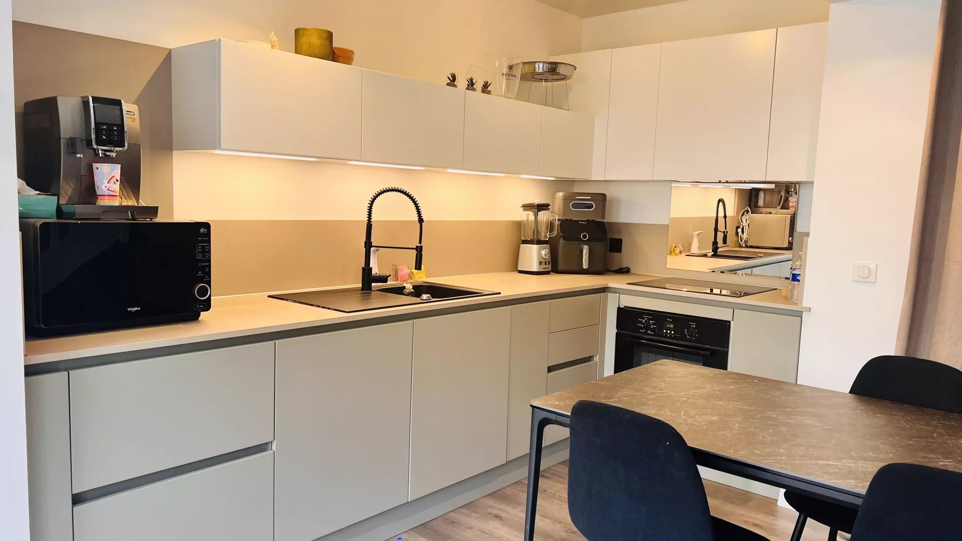 Arcachon, New Aquitaine, 33120, FR, 2 Bedrooms Bedrooms, ,1 BathroomBathrooms,Residential,For Sale,2002087