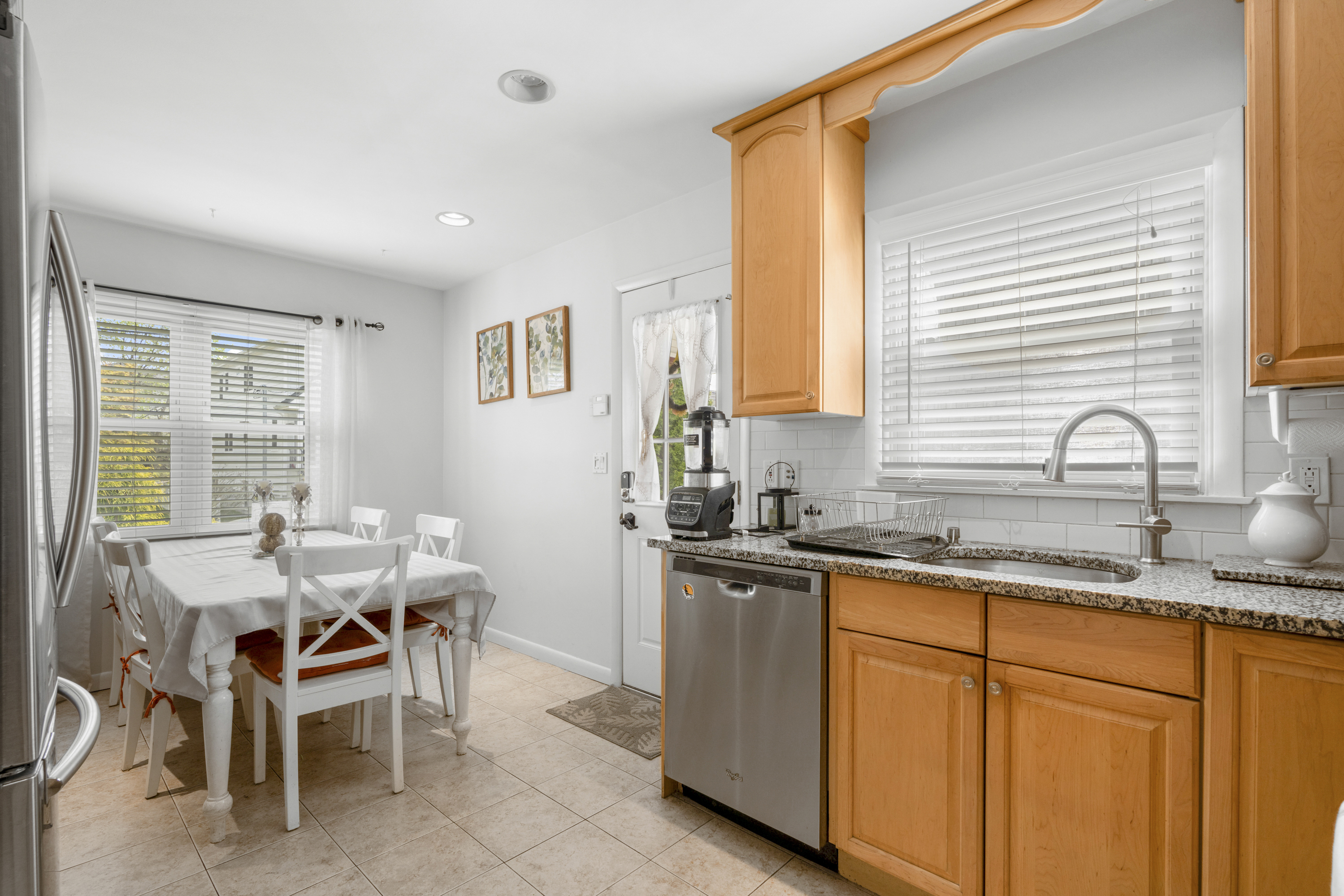  Lovely Harrison Two-Family Duplex - 物件實景