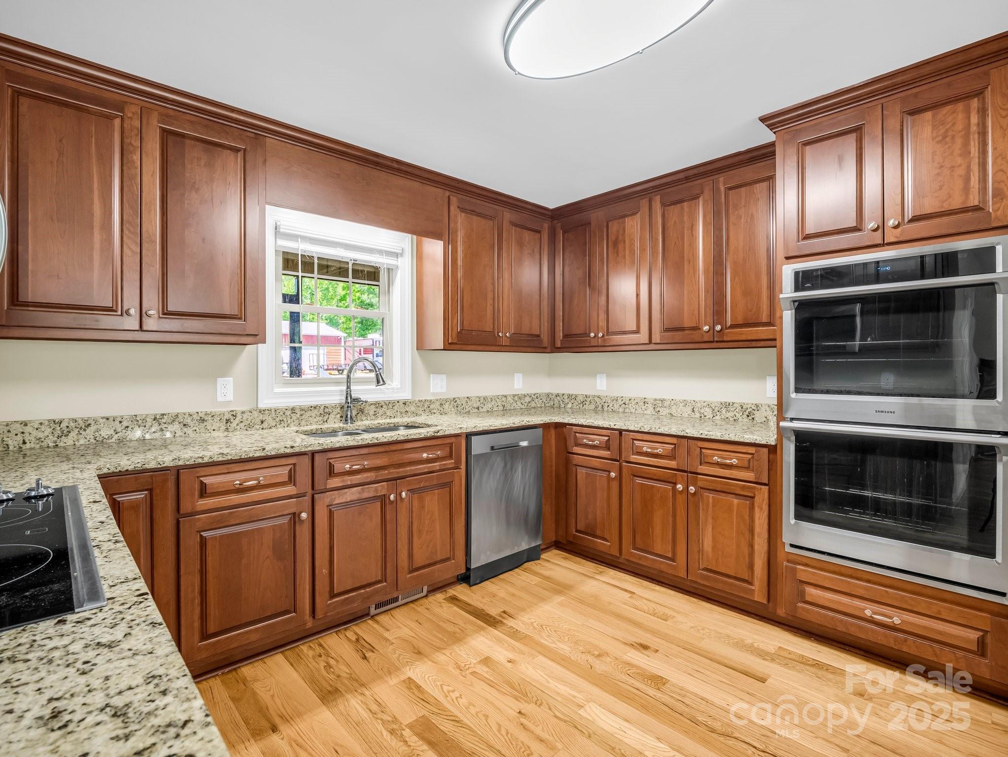 Lincolnton, North Carolina, 28092, United States, 3 Bedrooms Bedrooms, ,3 BathroomsBathrooms,Residential,For Sale,2005989