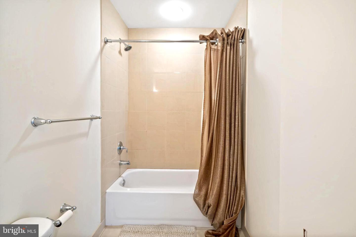 Philadelphia, Pennsylvania, 19103, United States, 2 Bedrooms Bedrooms, ,2 BathroomsBathrooms,Residential,For Sale,1901854
