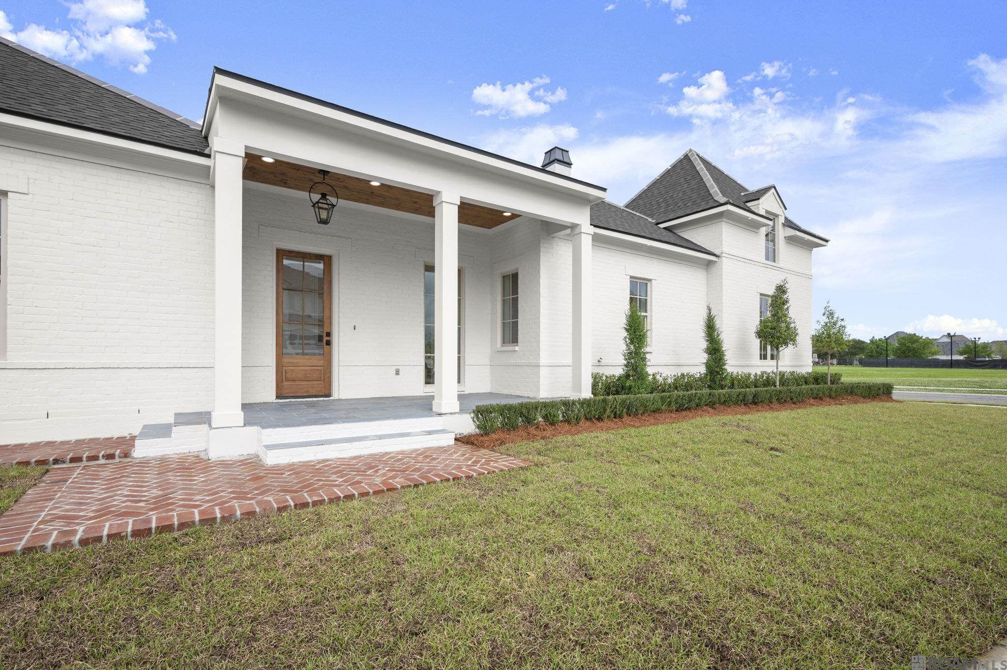 Baton Rouge, Louisiana, 70817, United States, 4 Bedrooms Bedrooms, ,3 BathroomsBathrooms,Residential,For Sale,2032762