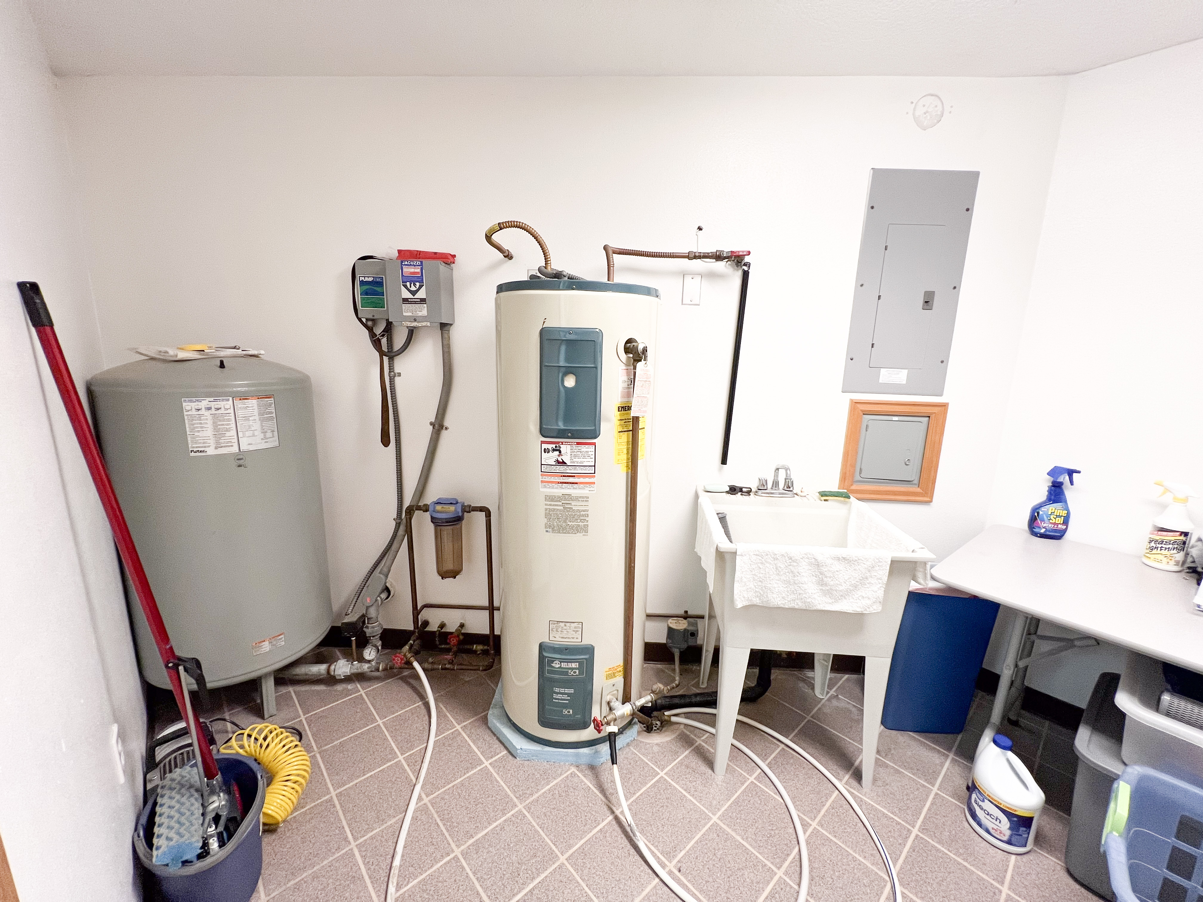 Republic, Washington, 99166, United States, 3 Bedrooms Bedrooms, ,3 BathroomsBathrooms,Residential,For Sale,1976903