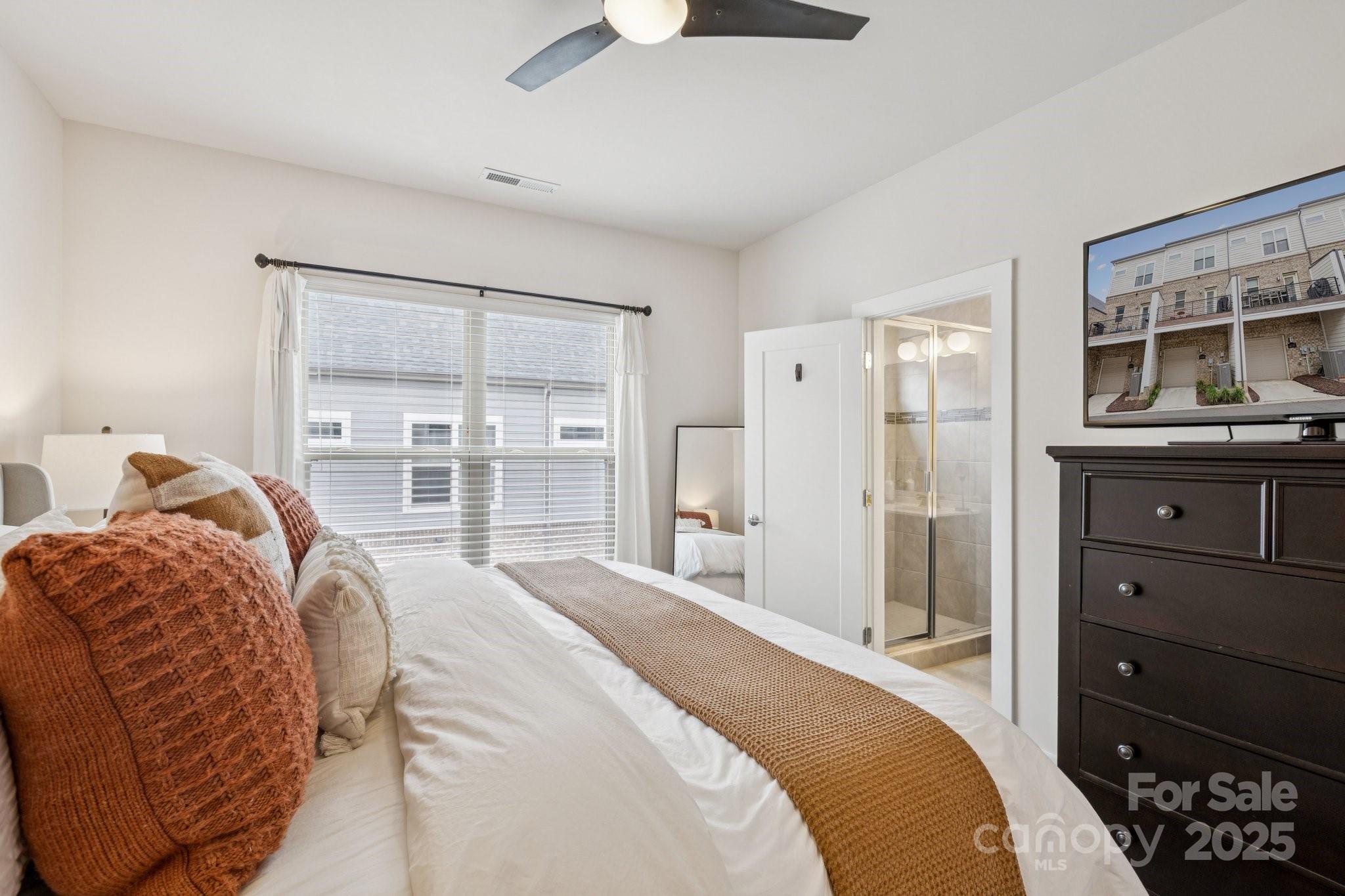 Charlotte, North Carolina, 28204, United States, 3 Bedrooms Bedrooms, ,4 BathroomsBathrooms,Residential,For Sale,1958271