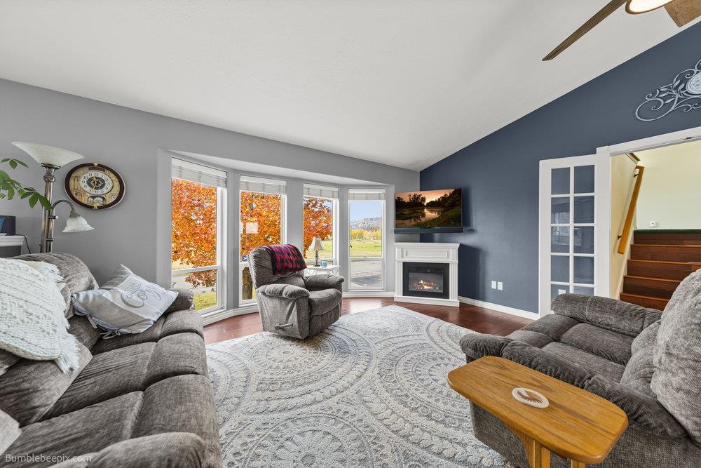 Newman Lake, Washington, 99025, United States, 4 Bedrooms Bedrooms, ,2 BathroomsBathrooms,Residential,For Sale,1987329