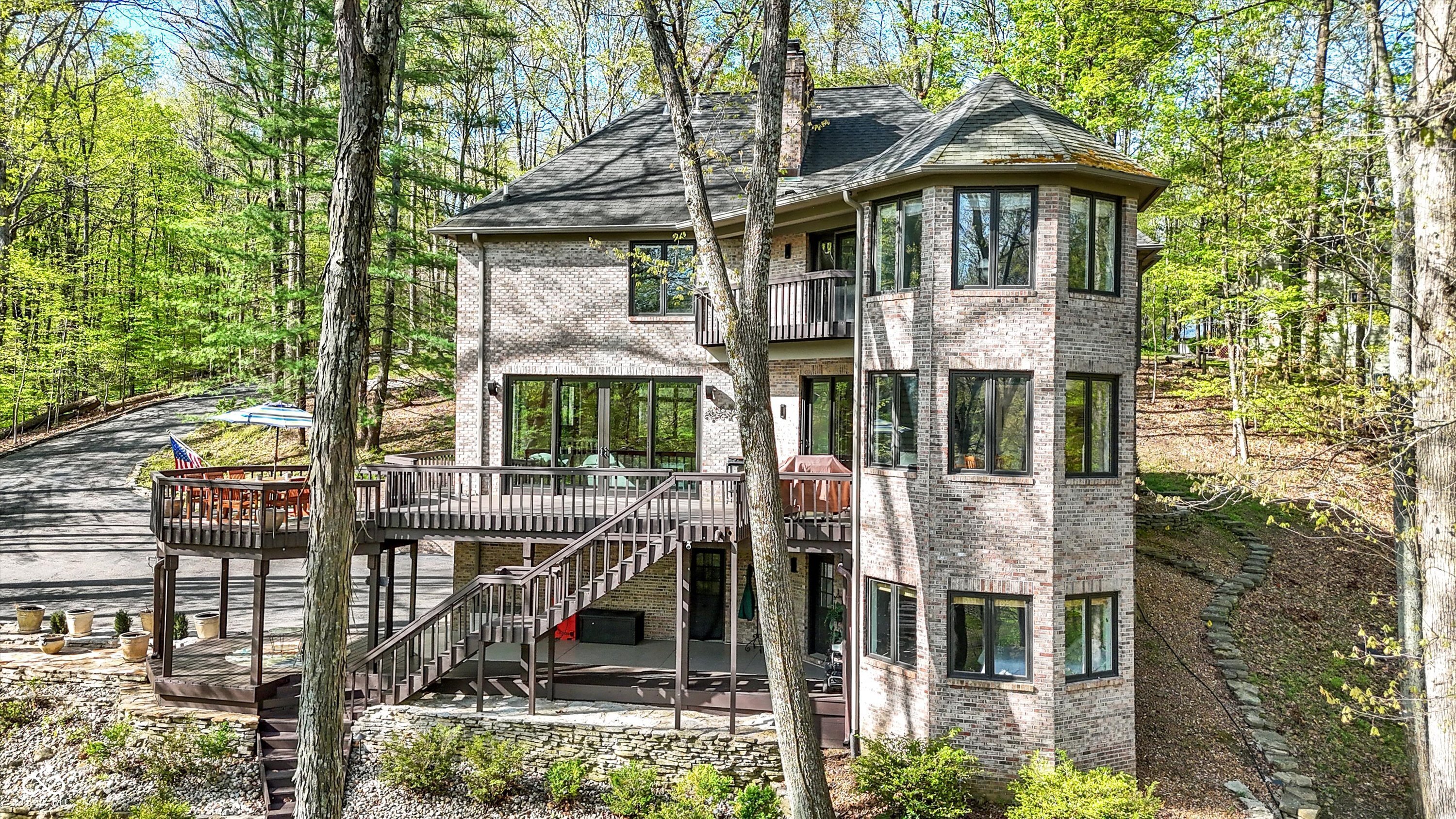 Trafalgar, Indiana, 46181, United States, 4 Bedrooms Bedrooms, ,4 BathroomsBathrooms,Residential,For Sale,1981773