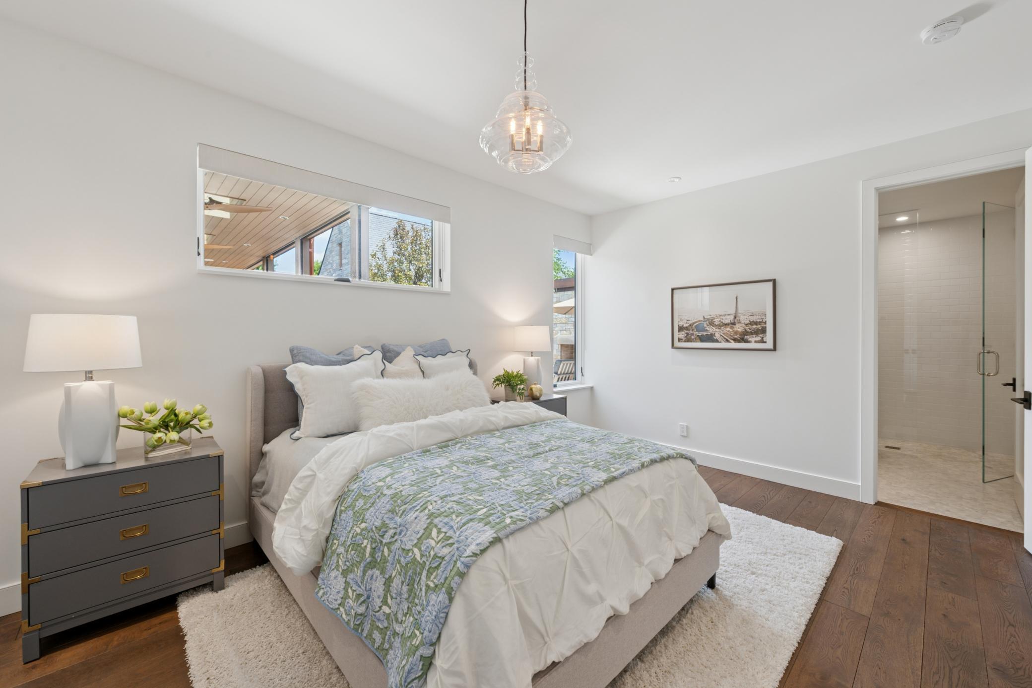 Minneapolis, Minnesota, 55405, United States, 5 Bedrooms Bedrooms, ,1 BathroomBathrooms,Residential,For Sale,1897759