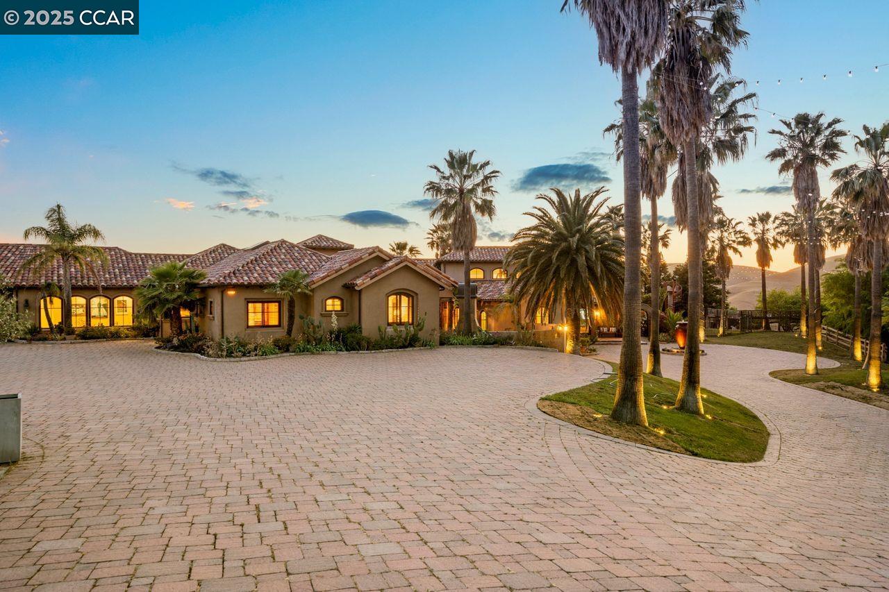 Danville, California, 94506, United States, 4 Bedrooms Bedrooms, ,4 BathroomsBathrooms,Residential,For Sale,1940508