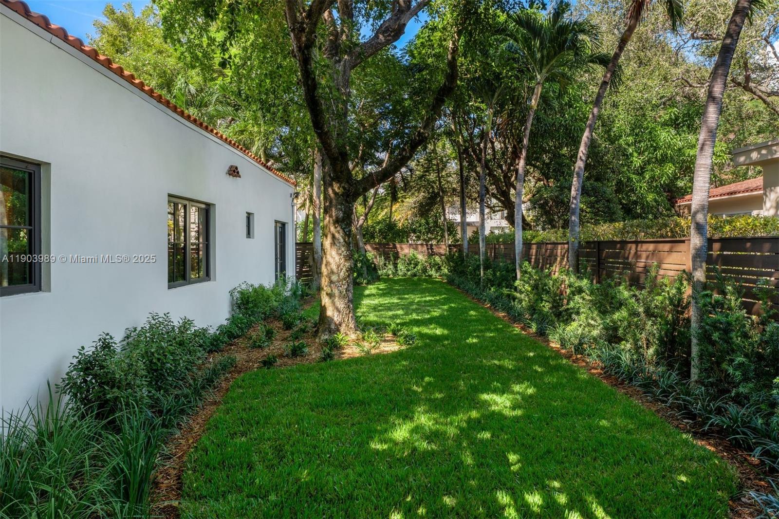 Miami, Florida, 33133, United States, 4 Bedrooms Bedrooms, ,4 BathroomsBathrooms,Residential,For Sale,1994677