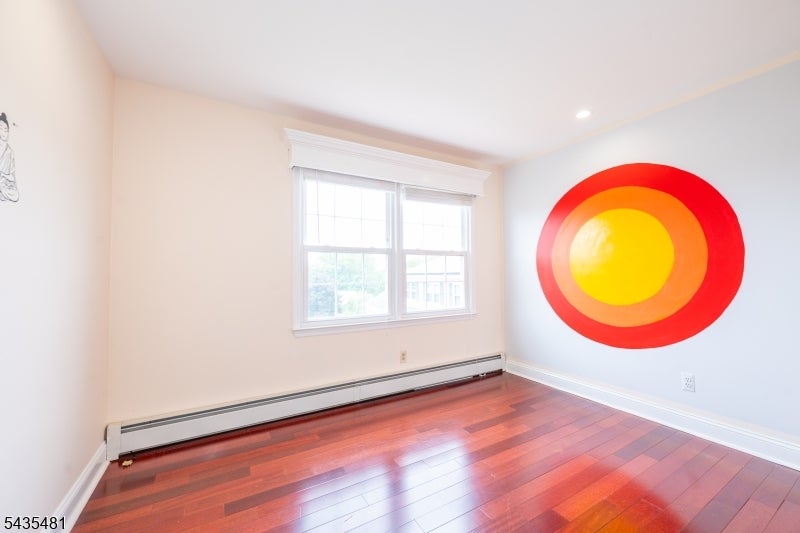 Wayne Twp., New Jersey, 07470, United States, 4 Bedrooms Bedrooms, ,3 BathroomsBathrooms,Residential,For Sale,2049437