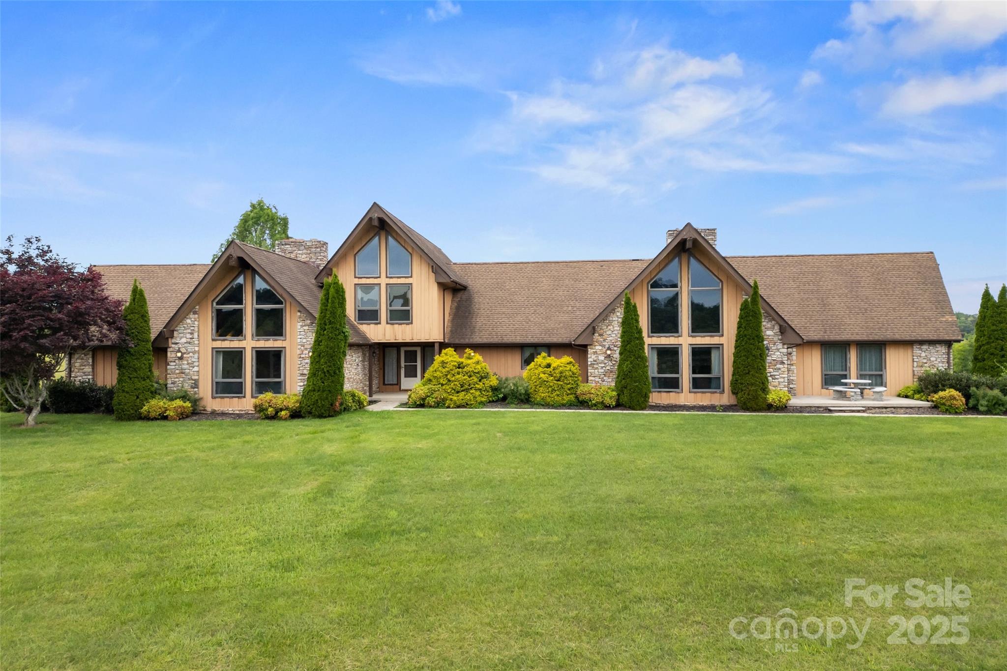 Asheville, North Carolina, 28806, United States, 4 Bedrooms Bedrooms, ,7 BathroomsBathrooms,Residential,For Sale,2001190