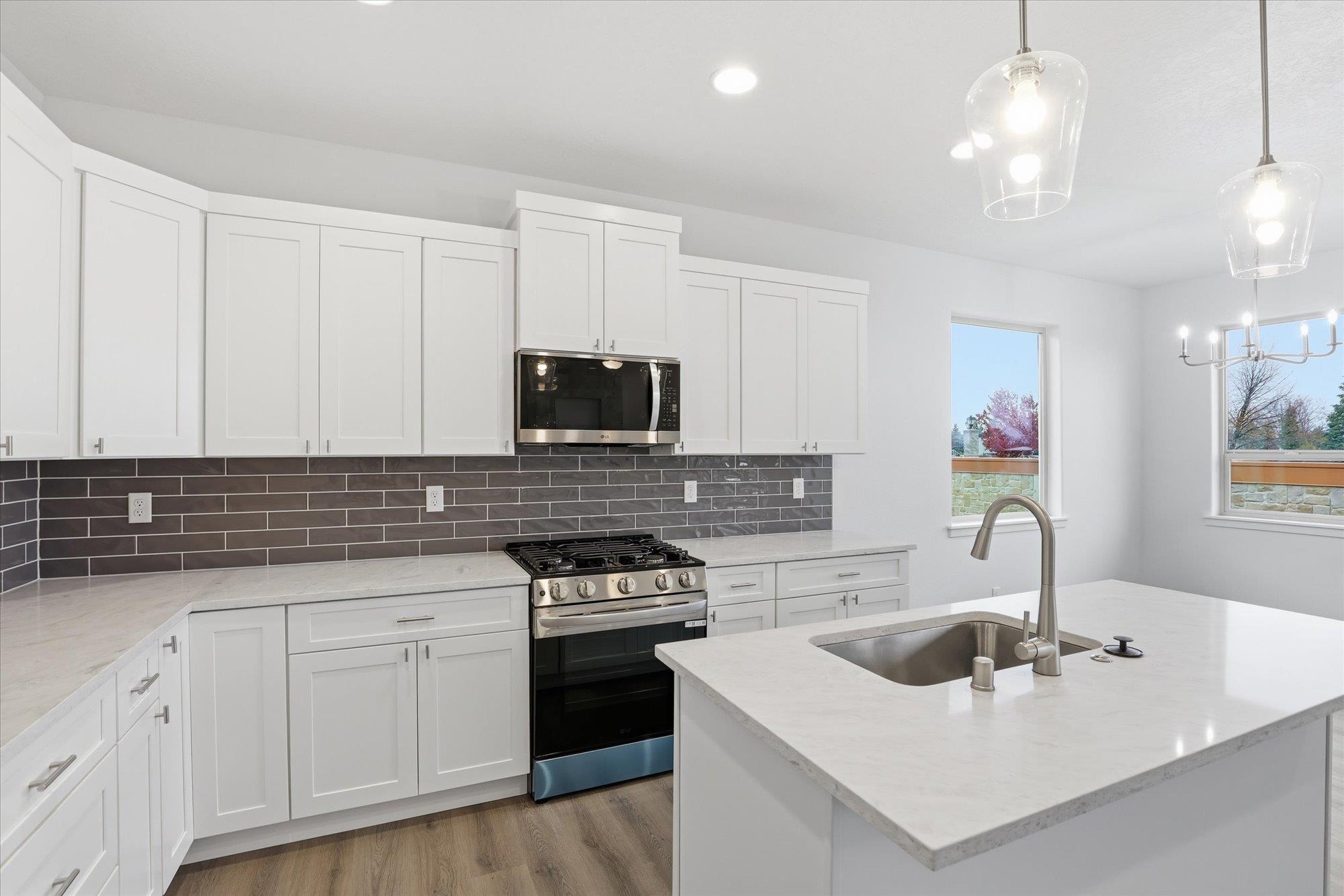 Deer Park, Washington, 99006, United States, 3 Bedrooms Bedrooms, ,2 BathroomsBathrooms,Residential,For Sale,1988069