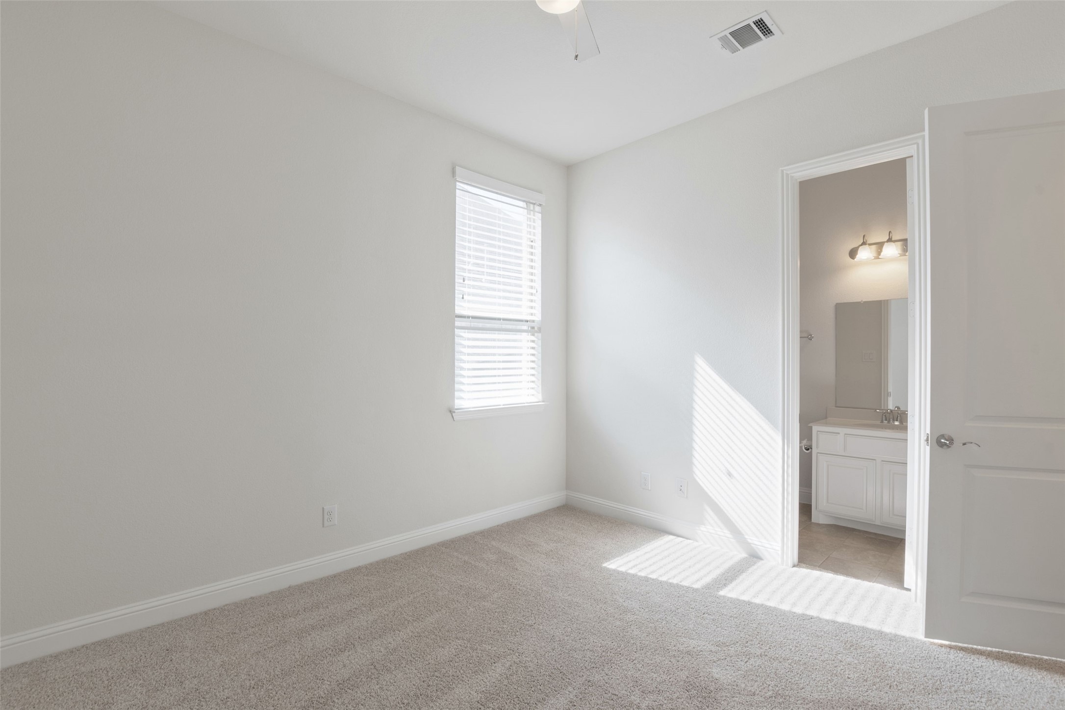 McKinney, Texas, 75071, United States, 5 Bedrooms Bedrooms, ,5 BathroomsBathrooms,Residential,For Sale,1986552