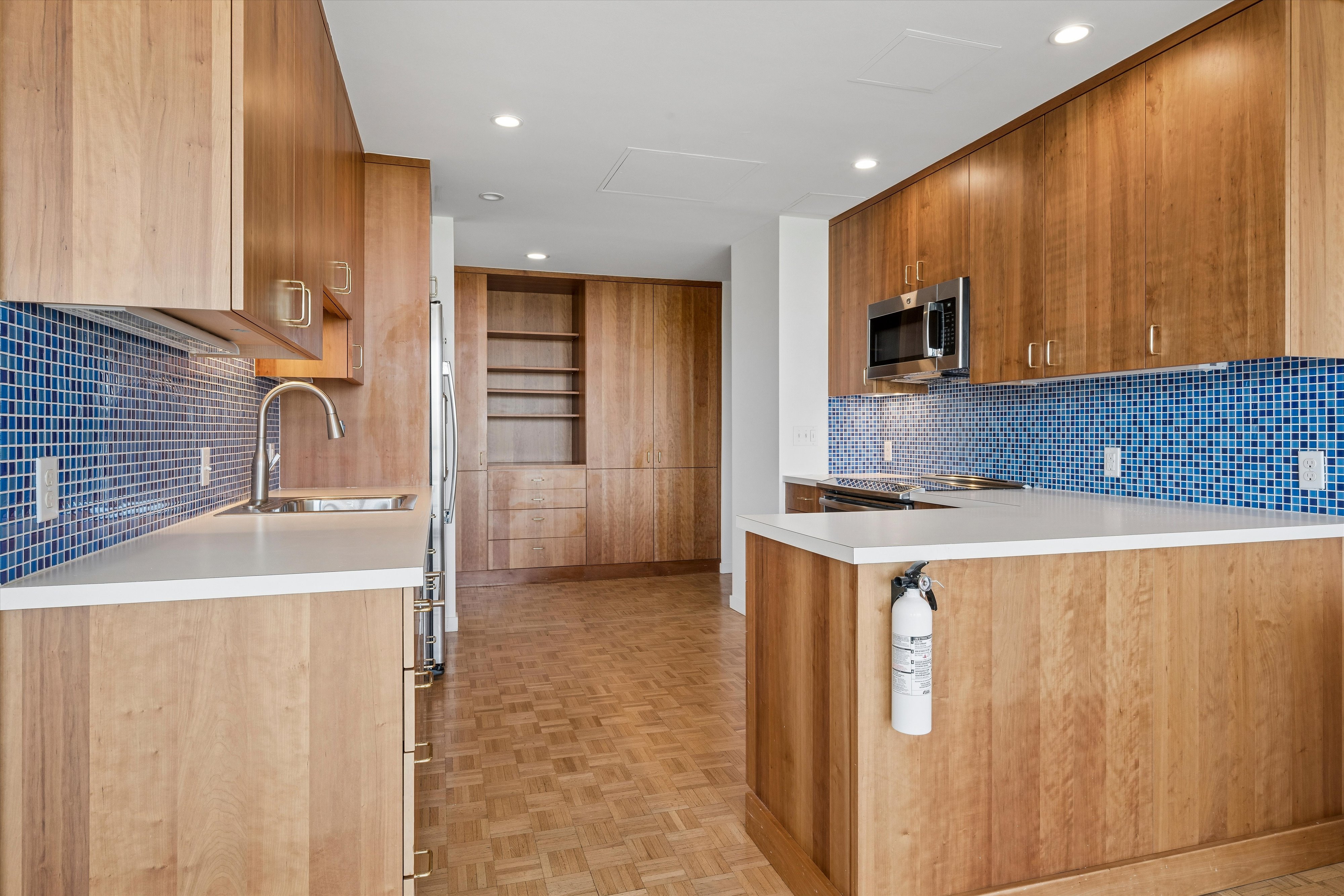  Easy living at Denver’s most iconic mid-century building - 物件實景
