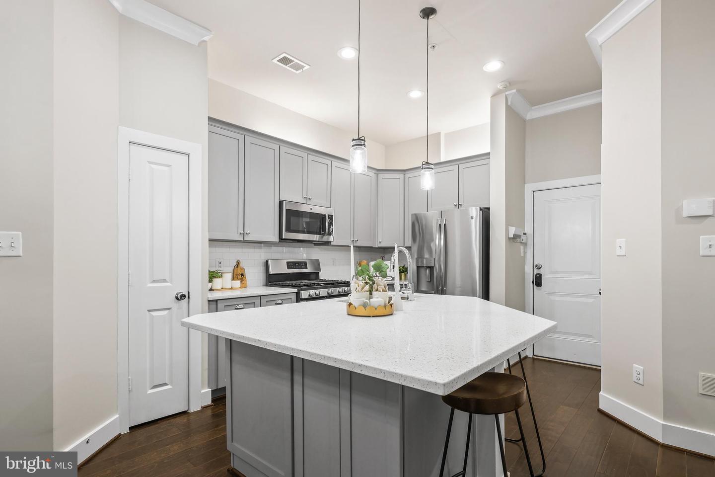 Arlington, Virginia, 22204, United States, 3 Bedrooms Bedrooms, ,4 BathroomsBathrooms,Residential,For Sale,1827823