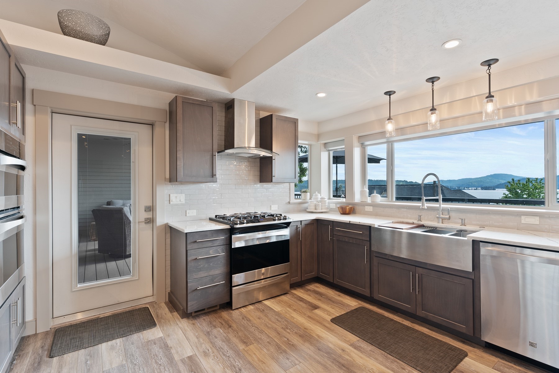  Silver Beach Luxury Lake View Living - 物件實景