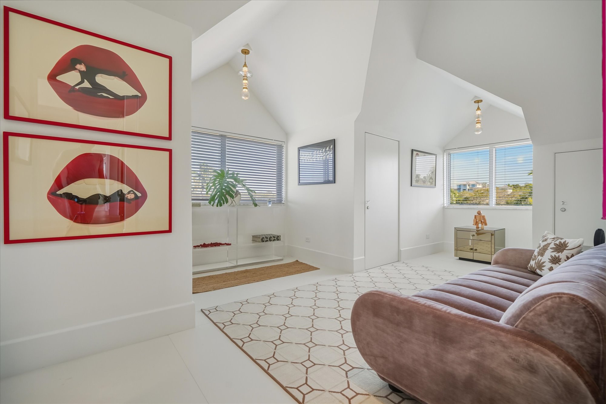  Canal-front Estate - 物件實景