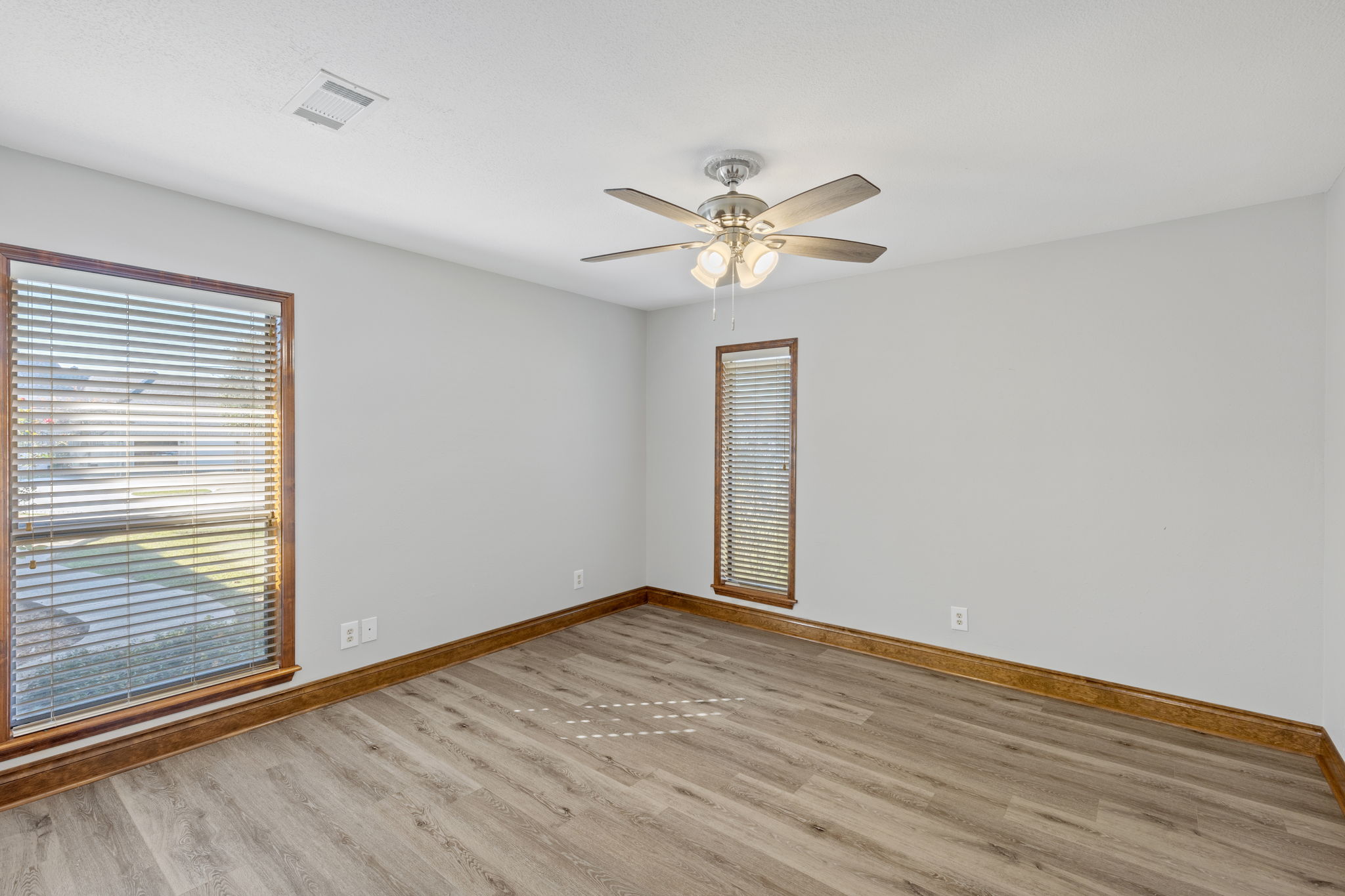 Lake Charles, Louisiana, 70601, United States, 4 Bedrooms Bedrooms, ,3 BathroomsBathrooms,Residential,For Sale,2005290