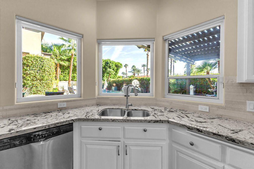 La Quinta, California, 92253, United States, 4 Bedrooms Bedrooms, ,2 BathroomsBathrooms,Residential,For Sale,1987635