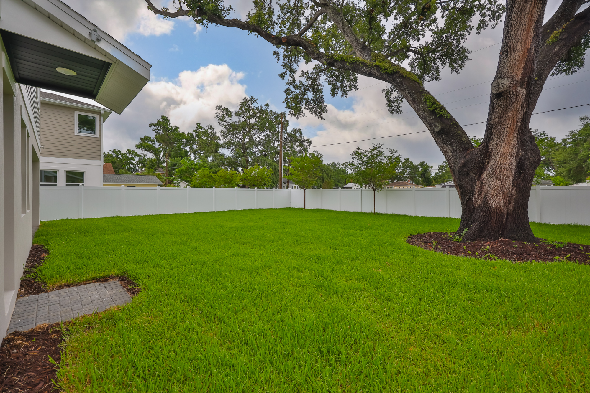 Tampa, Florida, 33609, United States, 4 Bedrooms Bedrooms, ,5 BathroomsBathrooms,Residential,For Sale,1792306