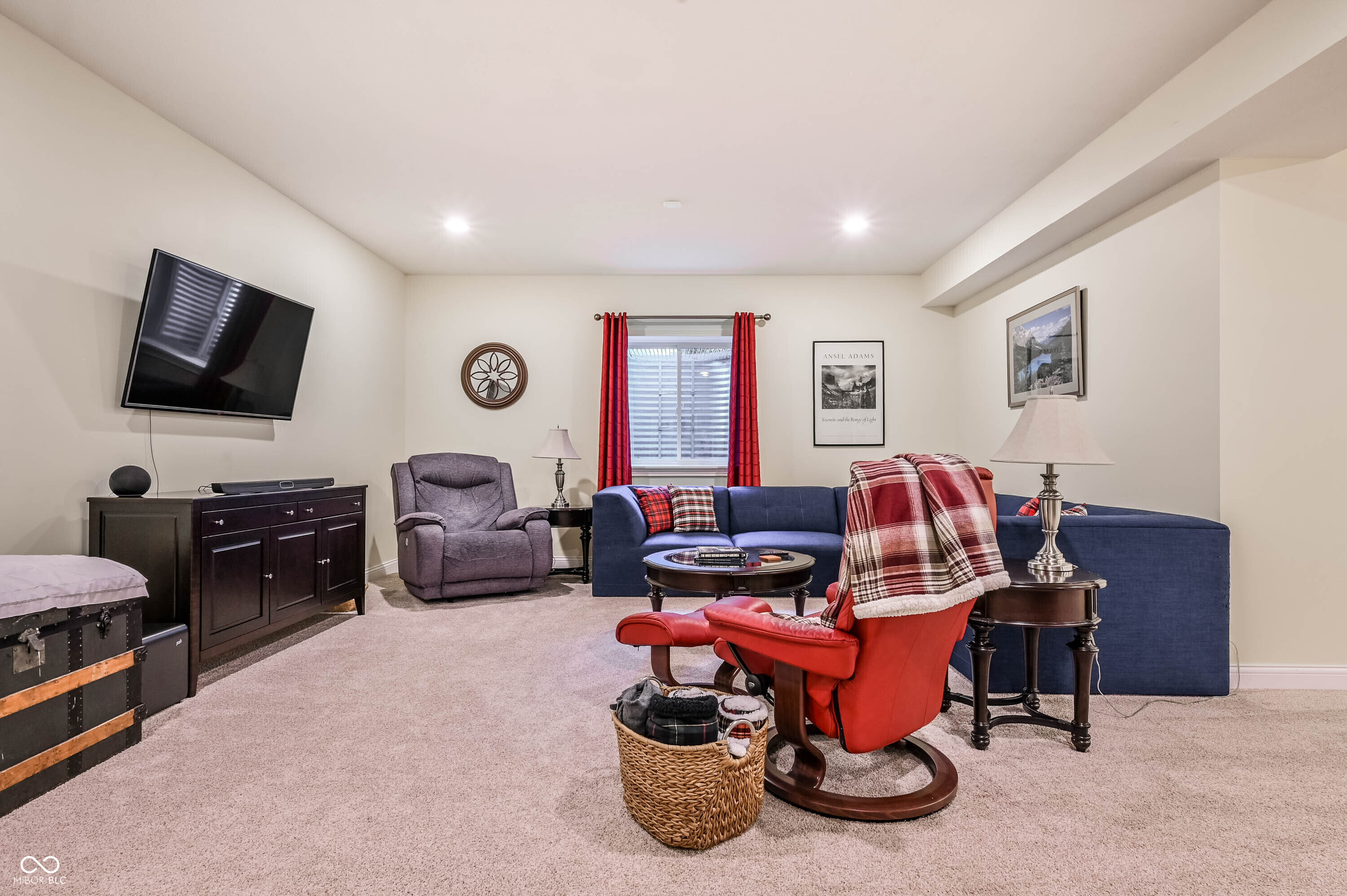 Zionsville, Indiana, 46077, United States, 4 Bedrooms Bedrooms, ,4 BathroomsBathrooms,Residential,For Sale,1942762