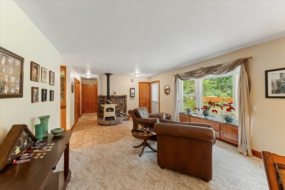 Mt Shasta, California, 96067, United States, 3 Bedrooms Bedrooms, ,2 BathroomsBathrooms,Residential,For Sale,1929082