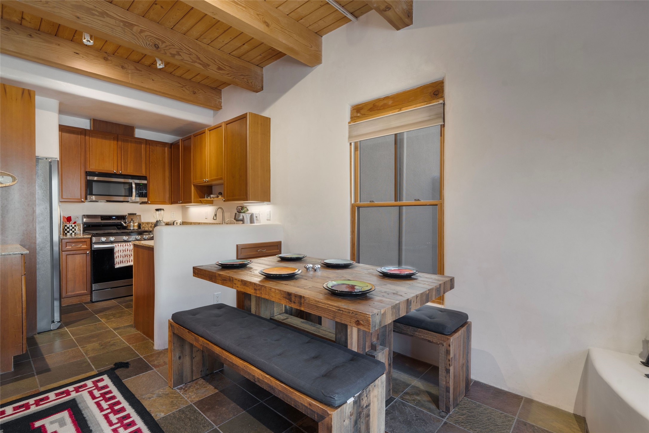  655 Bishops Lodge Road Unit B, - 物件實景