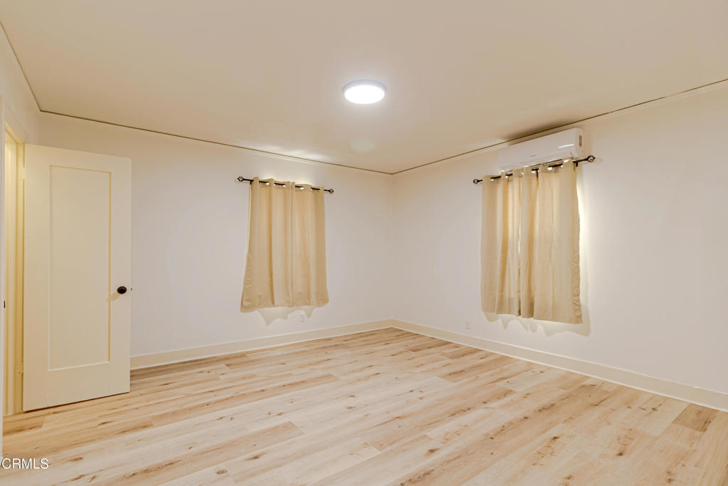 Los Angeles, California, 90036, United States, ,Residential,For Sale,1730001