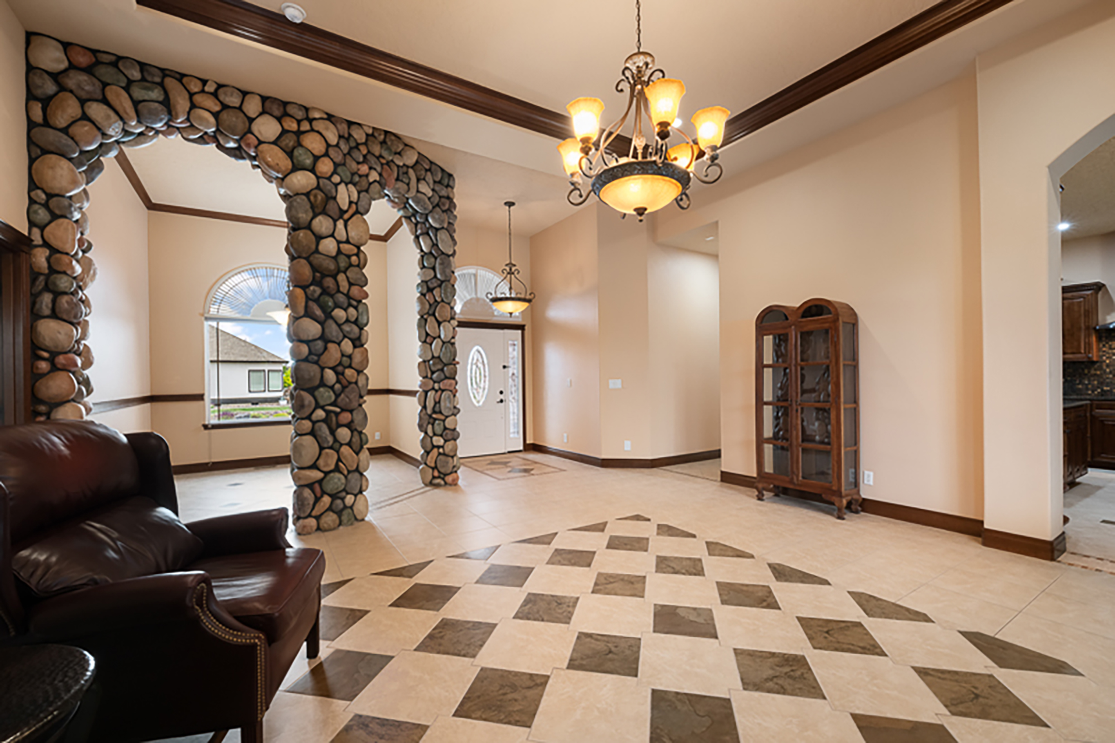  Canyon Lakes Highly Upgraded 1 Story Home - 物件實景