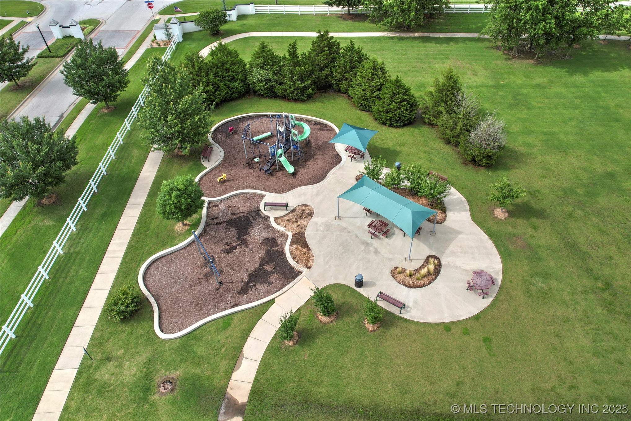 Broken Arrow, Oklahoma, 74014, United States, 3 Bedrooms Bedrooms, ,4 BathroomsBathrooms,Residential,For Sale,1997377