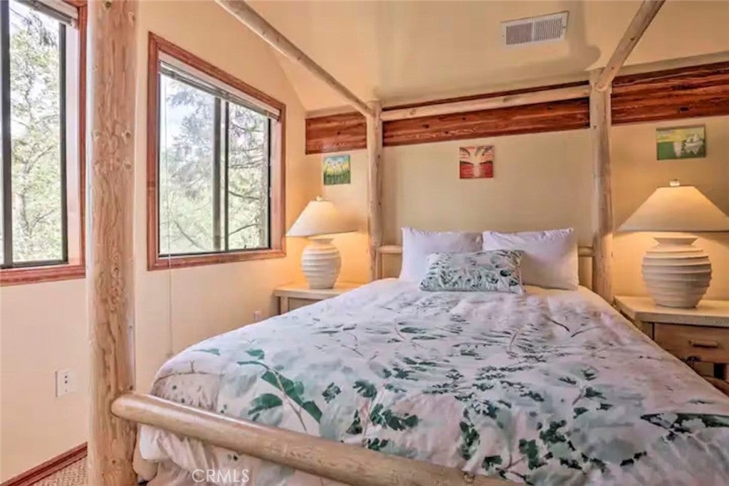 Crestline, California, 92325, United States, 3 Bedrooms Bedrooms, ,3 BathroomsBathrooms,Residential,For Sale,1939117