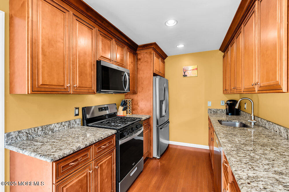 Tinton Falls, New Jersey, 07712, United States, 3 Bedrooms Bedrooms, ,2 BathroomsBathrooms,Residential,For Sale,1987767