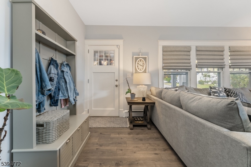 Clinton Town, New Jersey, 08809, United States, 3 Bedrooms Bedrooms, ,2 BathroomsBathrooms,Residential,For Sale,1989455