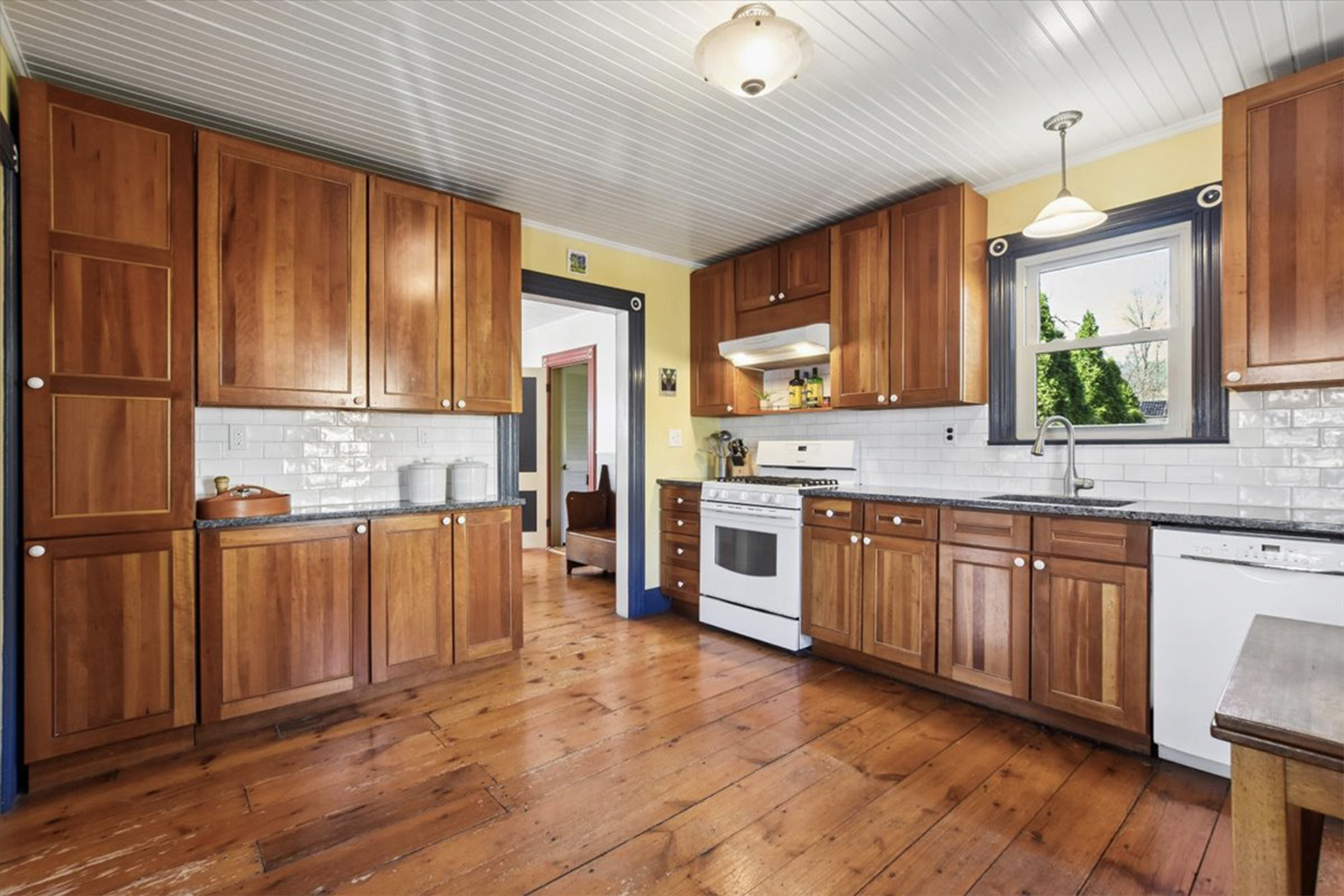  Classic Architectural Details in the Heart of Annandale - 物件實景