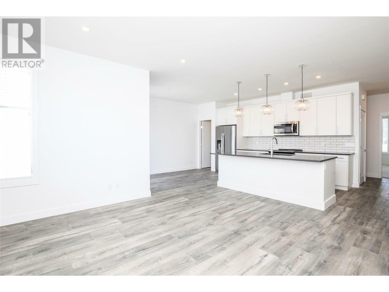 KELOWNA, British Columbia, V1Y 9T1, CA, 3 Bedrooms Bedrooms, ,3 BathroomsBathrooms,Residential,For Sale,1961682