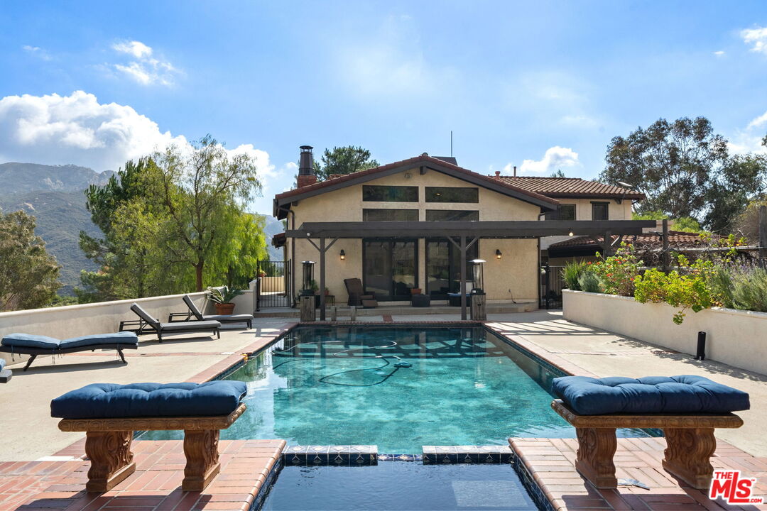 Calabasas, California, 91302, United States, 4 Bedrooms Bedrooms, ,3 BathroomsBathrooms,Residential,For Sale,1708601