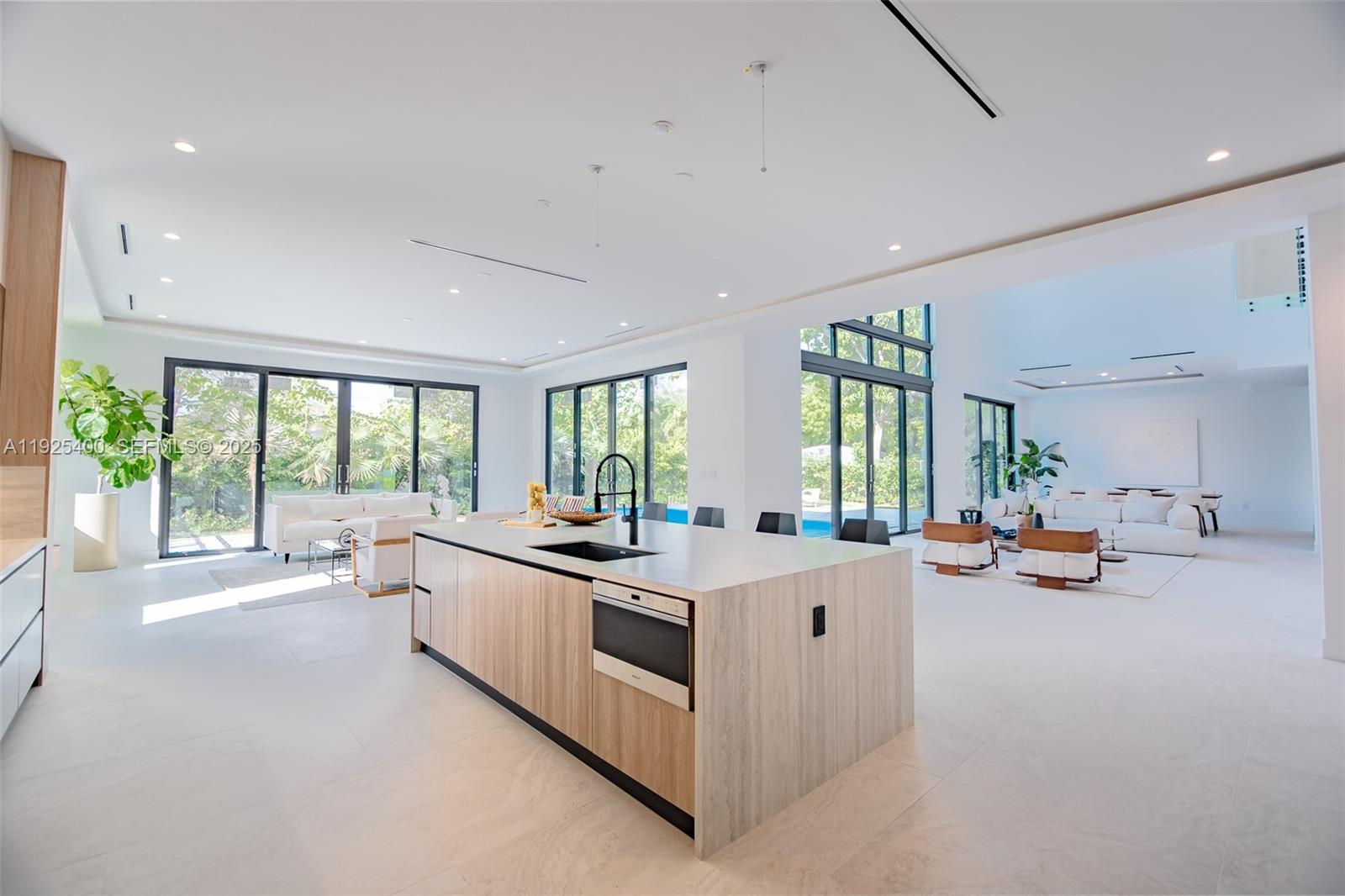 Pinecrest, Florida, 33156, United States, 6 Bedrooms Bedrooms, ,8 BathroomsBathrooms,Residential,For Sale,2003369