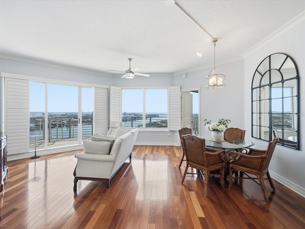 Tampa, Florida, 33602, United States, 2 Bedrooms Bedrooms, ,3 BathroomsBathrooms,Residential,For Sale,2003019