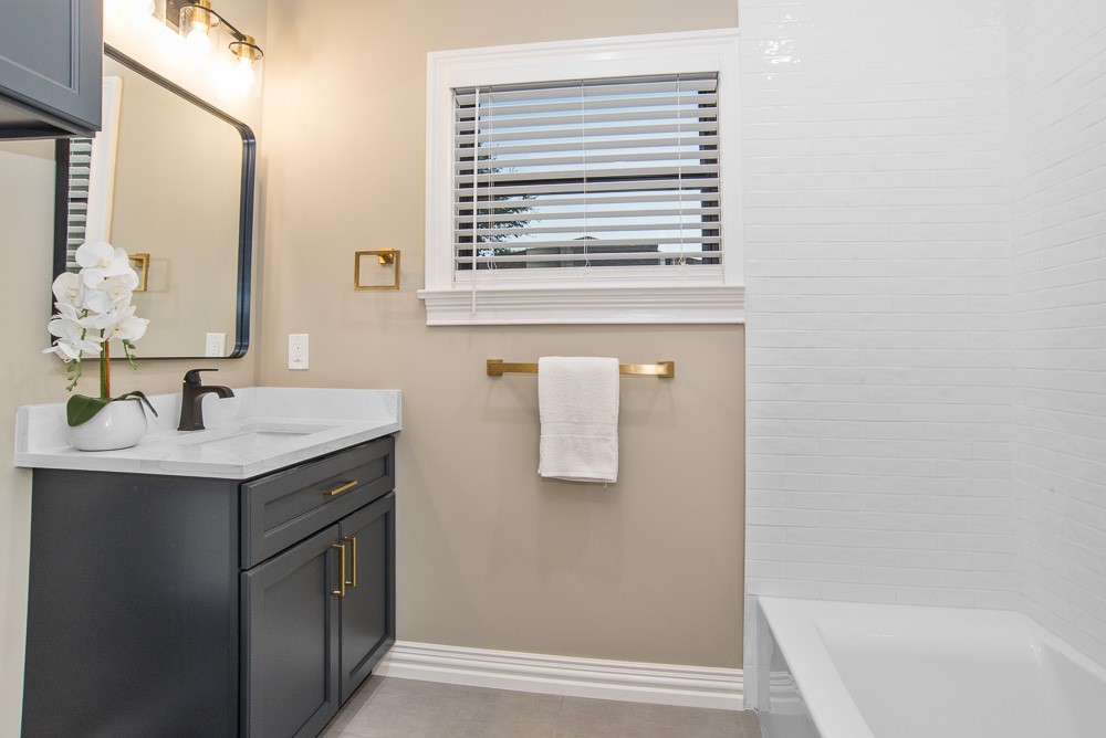 Dallas, Texas, 75203, United States, 2 Bedrooms Bedrooms, ,2 BathroomsBathrooms,Residential,For Sale,1993579