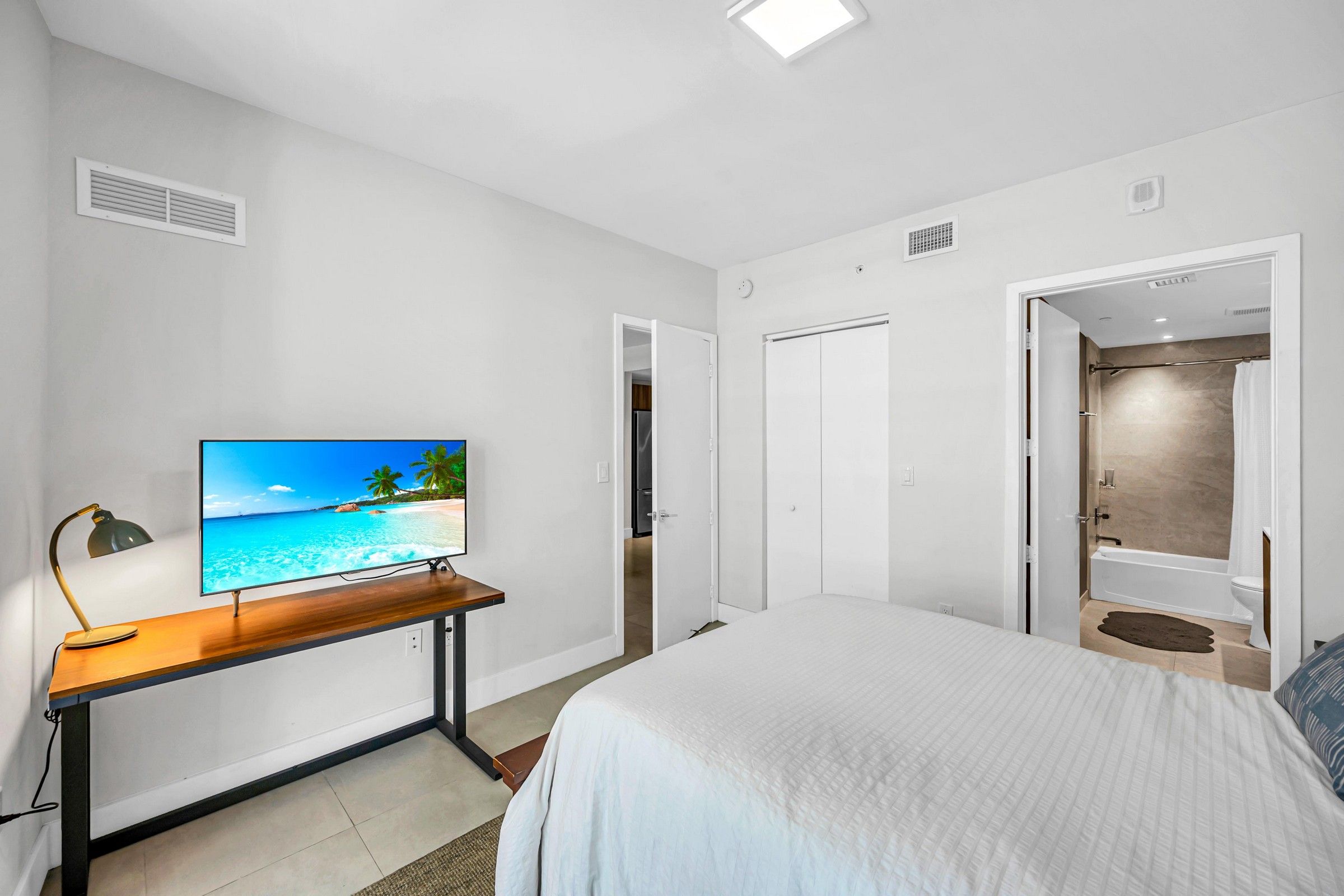  488 NE 18th St, Miami, FL, 33132 - 物件實景