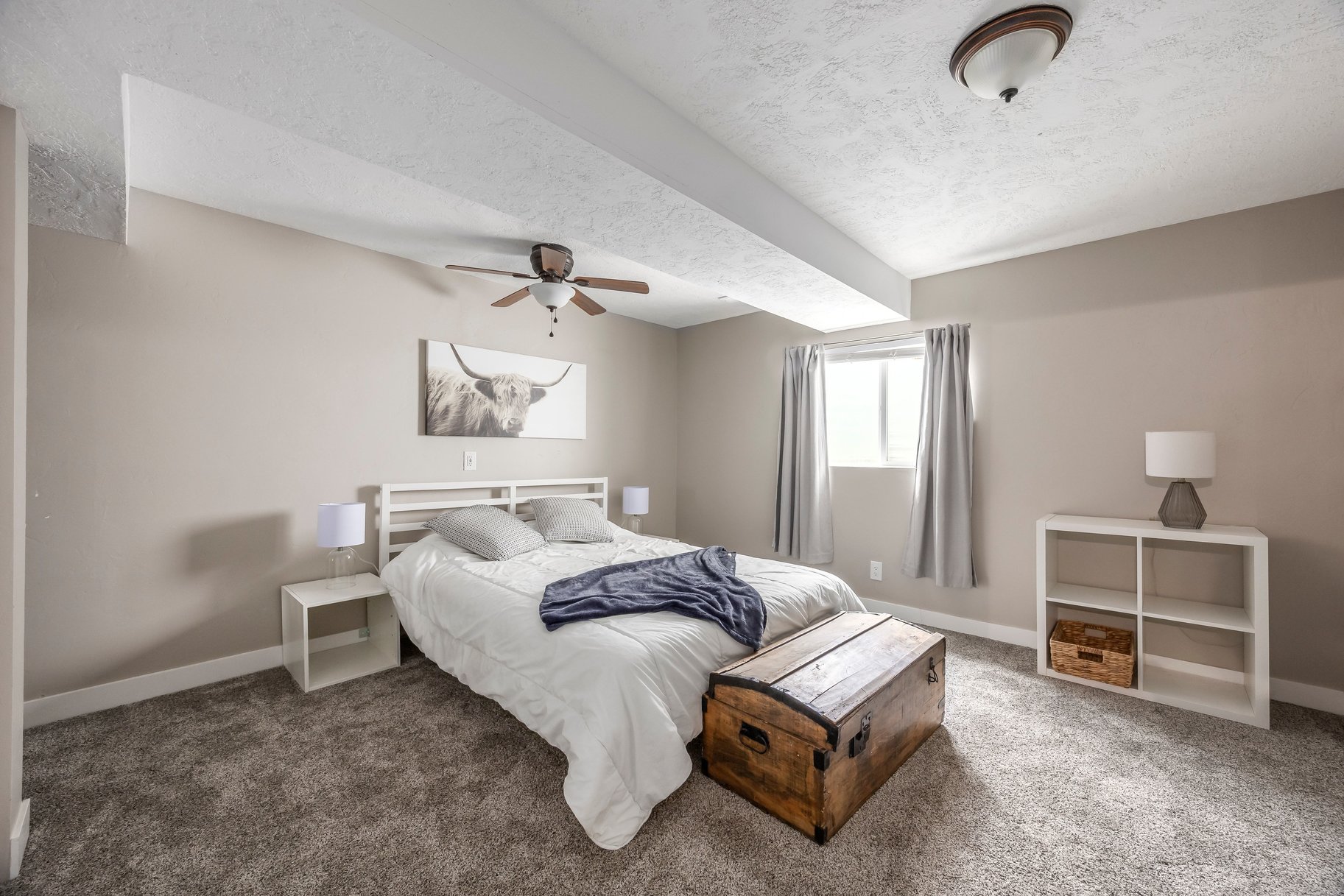  Sandy Gem Near the Canyons with Beautiful Backyard Living - 物件實景