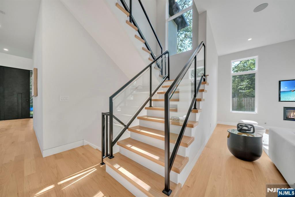 Tenafly, New Jersey, 07670, United States, 6 Bedrooms Bedrooms, ,6 BathroomsBathrooms,Residential,For Sale,1906714