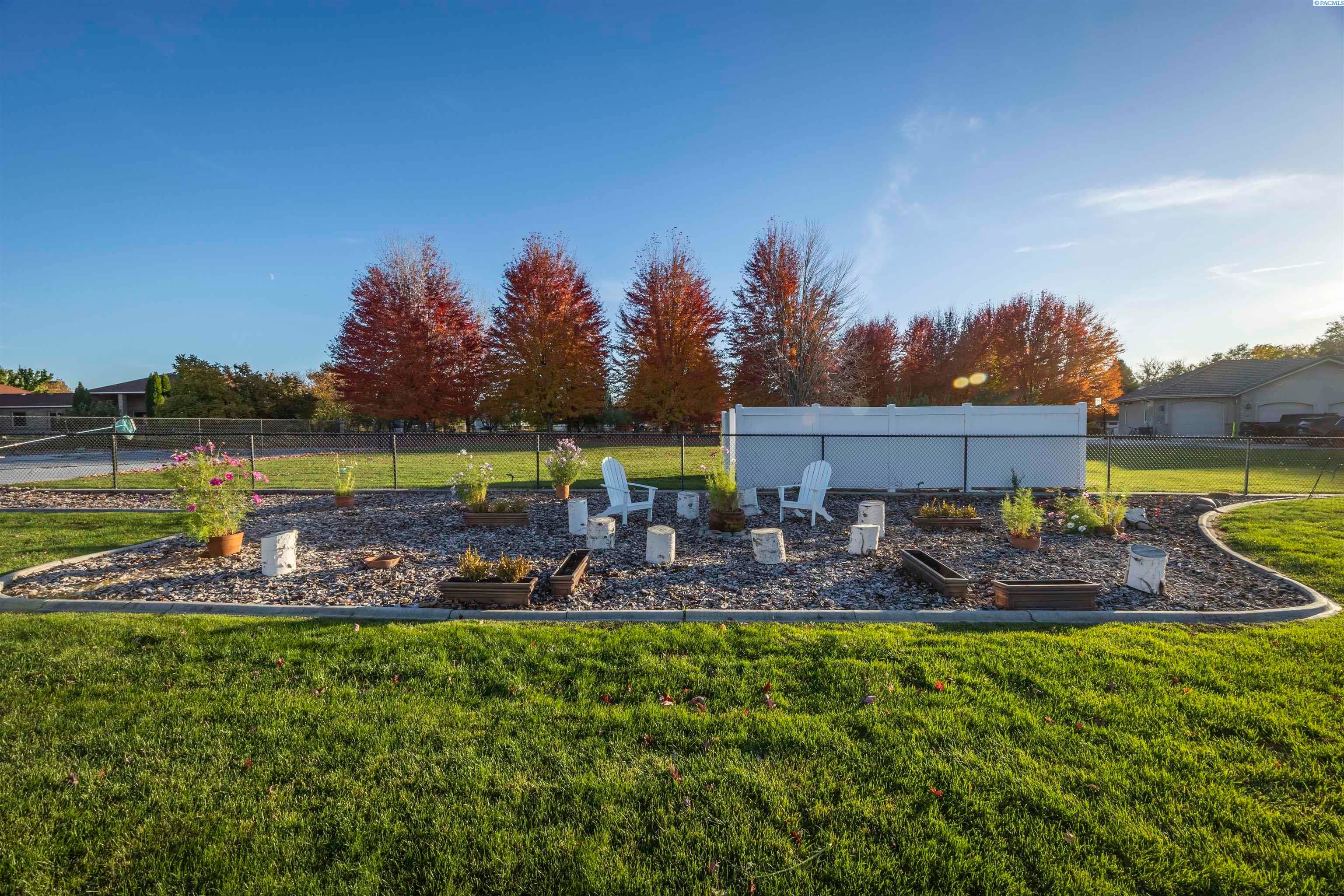 Pasco, Washington, 99301, United States, 4 Bedrooms Bedrooms, ,4 BathroomsBathrooms,Residential,For Sale,1974870