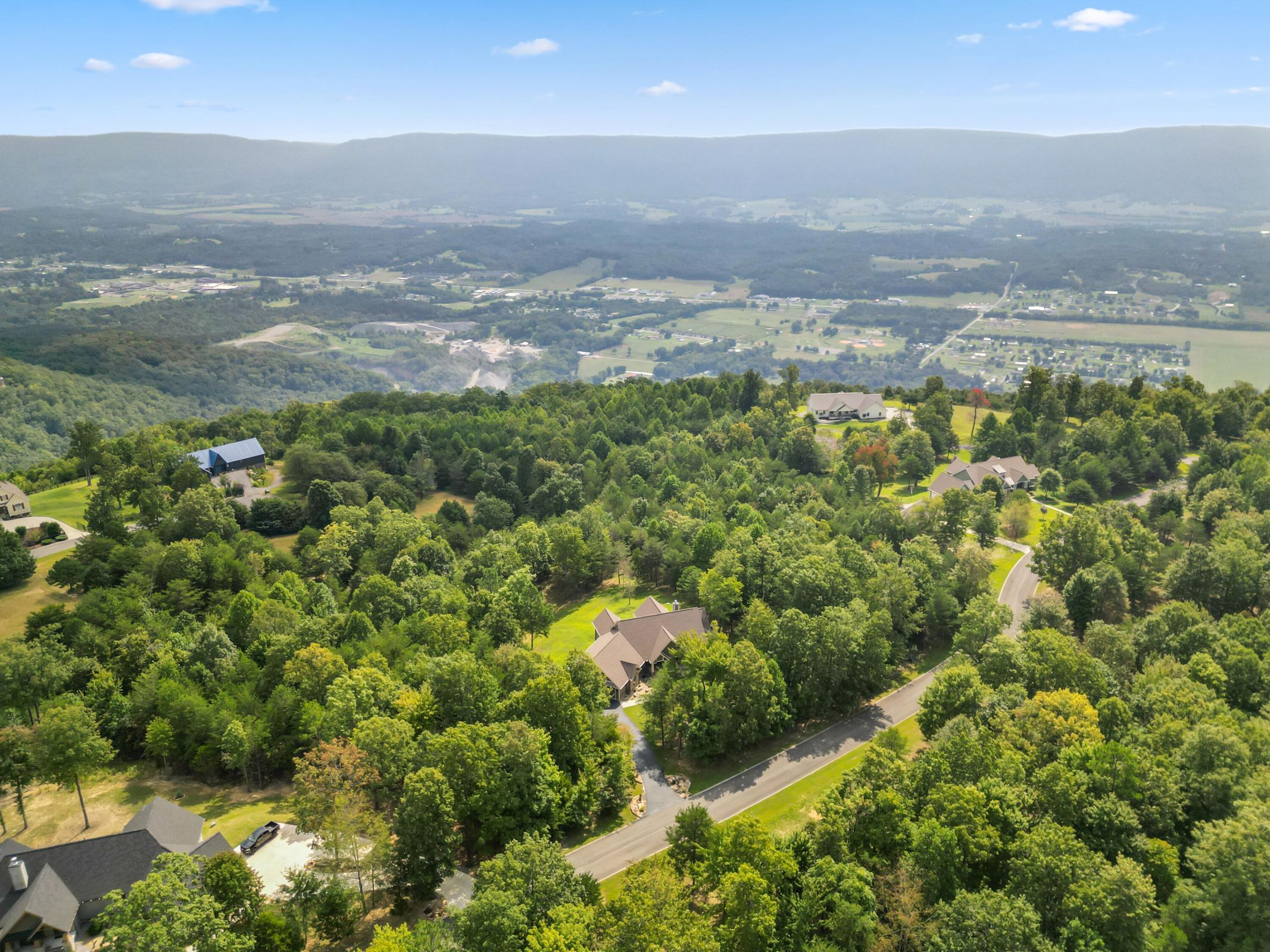 Dunlap, Tennessee, 37327, United States, 3 Bedrooms Bedrooms, ,3 BathroomsBathrooms,Residential,For Sale,1976318