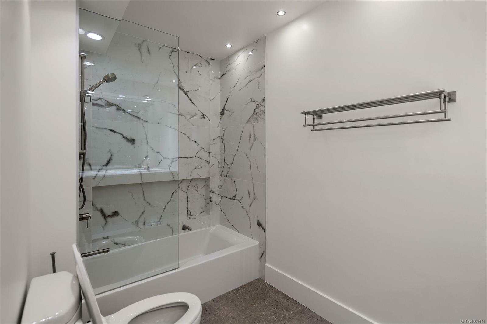 OAK BAY, British Columbia, V8S 2N6, CA, 2 Bedrooms Bedrooms, ,Residential,For Sale,1875191