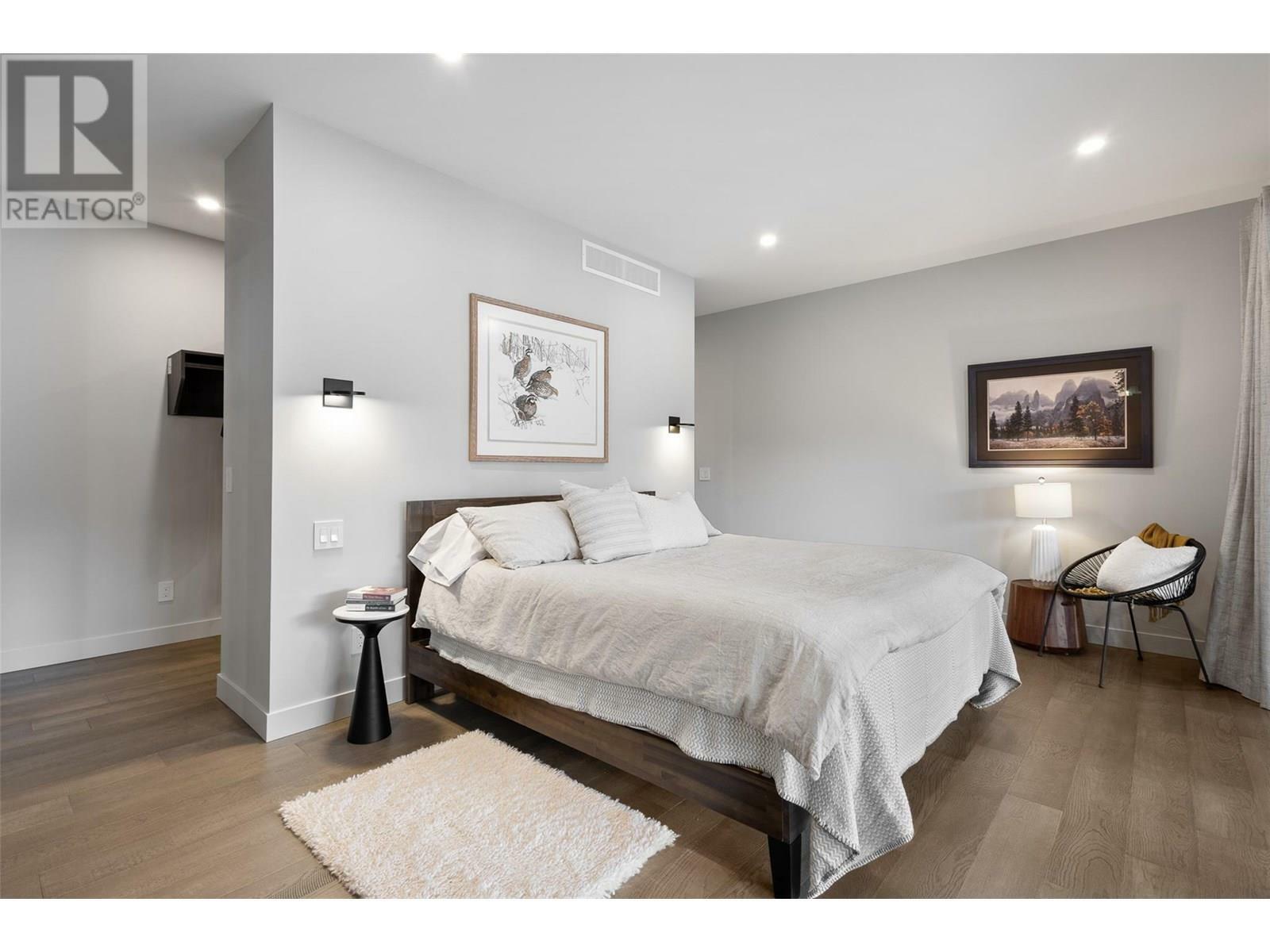 KELOWNA, British Columbia, V4V 1N4, CA, 4 Bedrooms Bedrooms, ,3 BathroomsBathrooms,Residential,For Sale,1859921