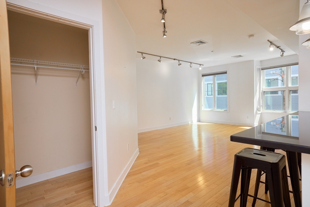 Cambridge, Massachusetts, 02138, United States, 1 Bedroom Bedrooms, ,1 BathroomBathrooms,Residential,For Sale,1847037